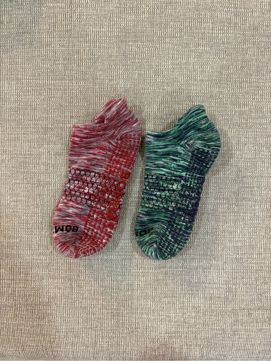 Bombas Accessories - Bombas women ankle grip socks Low-Cut Athletic Socks - Red and Green pack of 2